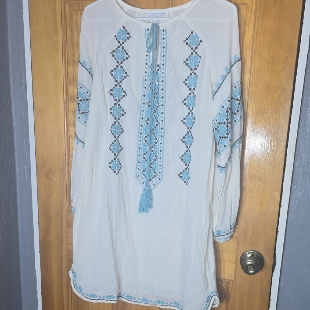 Box B Star Mela White Dress with Blue Embroidery Small P2p 20